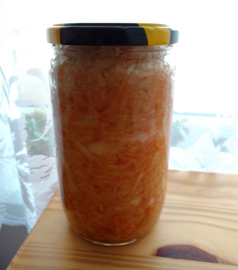 Jedna z variant pickles - kvašené zelí, mrkev a himalájská sůl